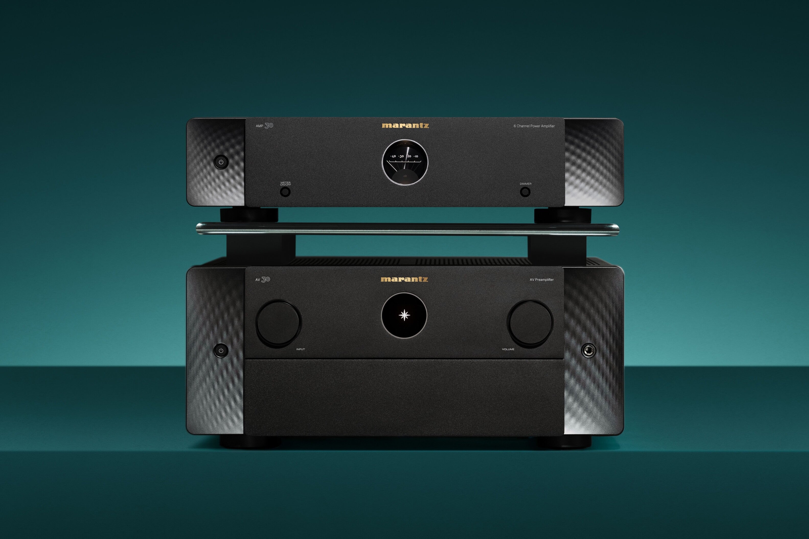 Marantz introduceert nieuwe AV home cinema combinatie: AV 30 en AMP 30