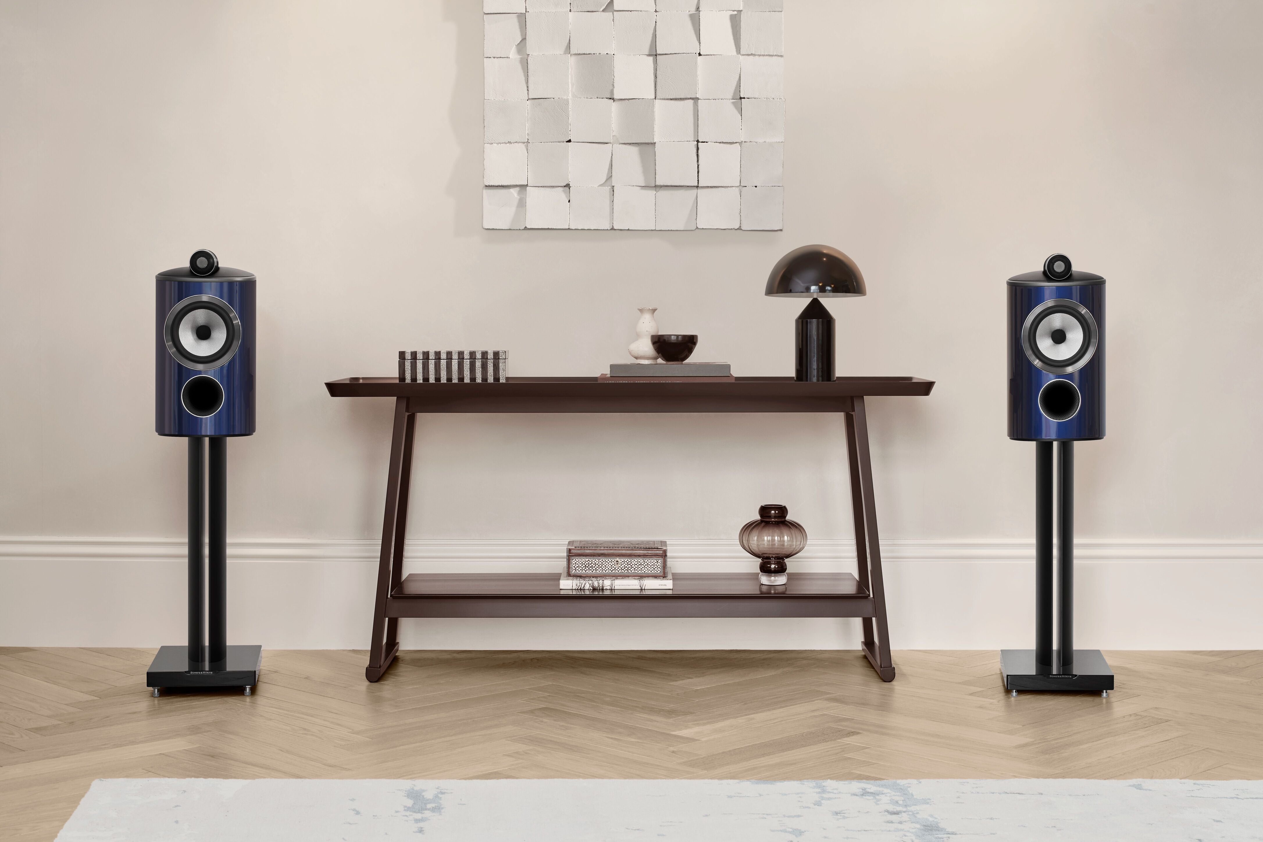 805 D4 Signature