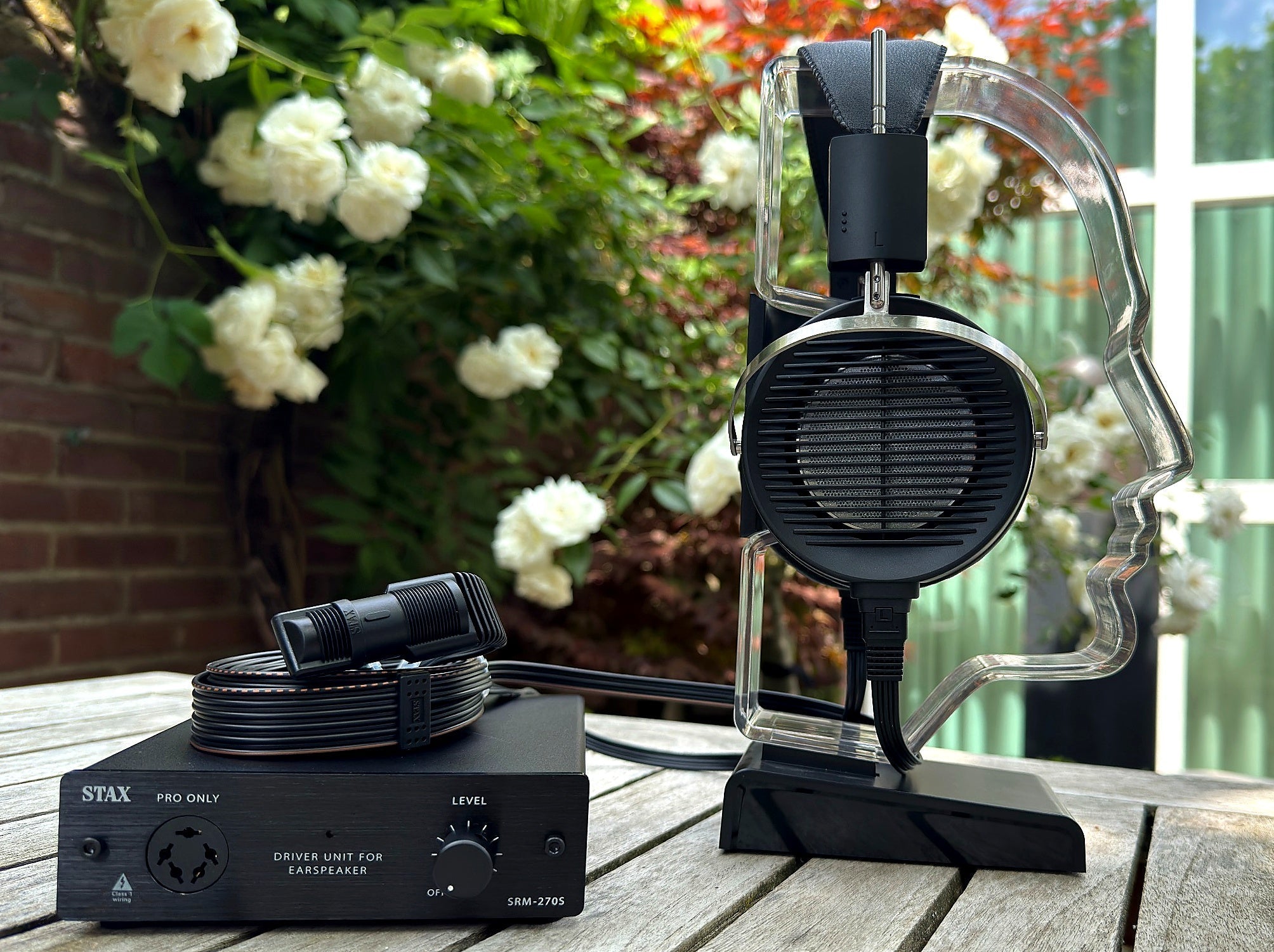 Nieuw binnen: de Stax SRS-X1000 combinatie – Poulissen Audio Video