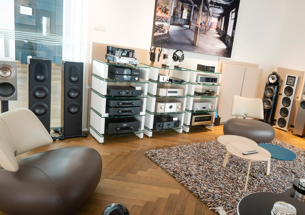 Milan 6 HiFi rack