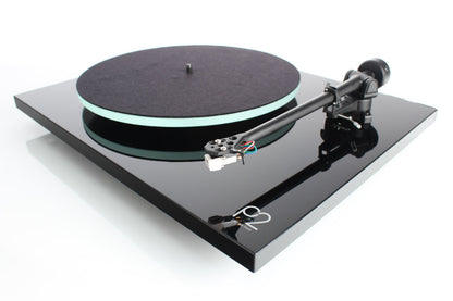 Rega planar 2 carbon