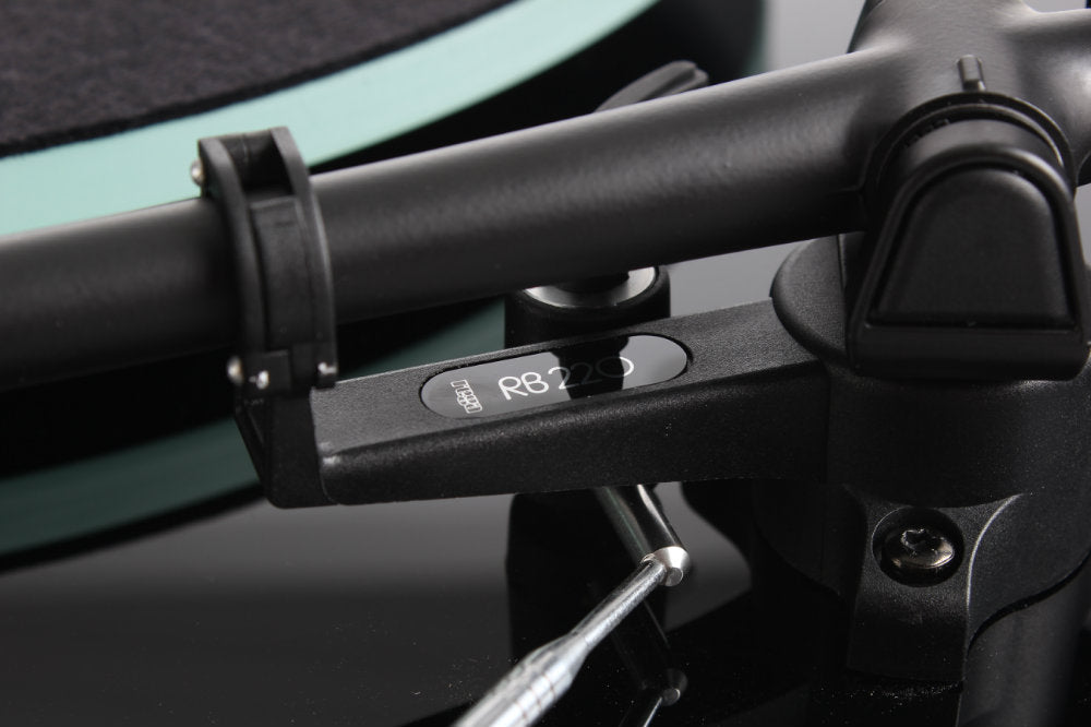 Rega planar 2 carbon