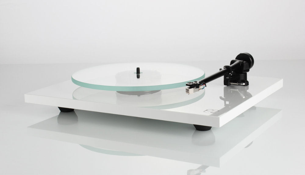 Rega planar 2 carbon