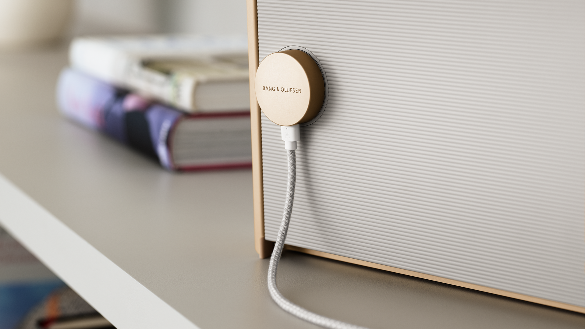 BeoSound Level opladen