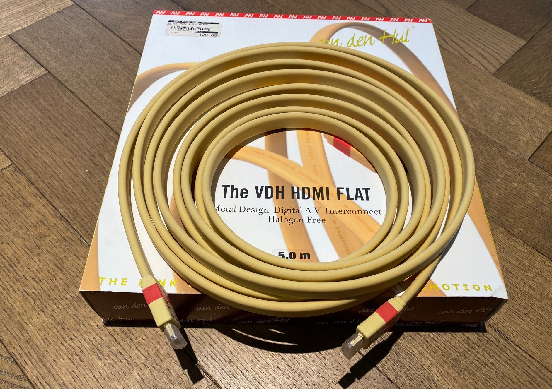 HDMI flat