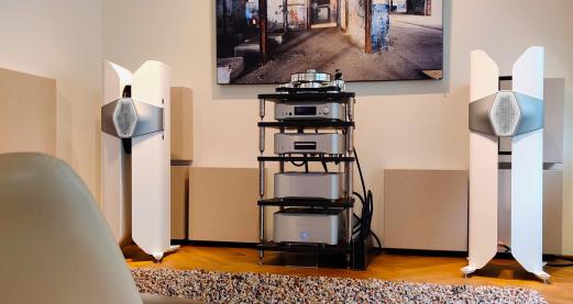 Poulissen Audio Video Center