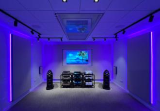 Poulissen Audio Video Center