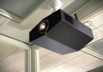 Poulissen Audio Video Center Sony Bravia projector 8